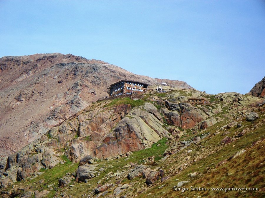 04 Rifugio Larcher sopra di me.JPG